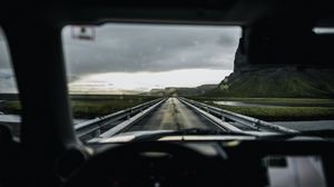 Превью обои машина, дорога, мост, горы, вид