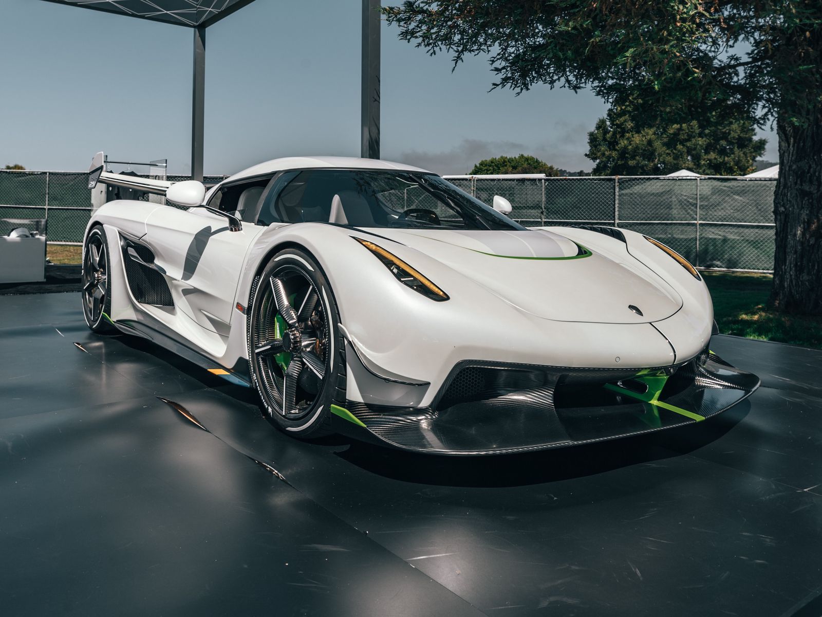 машина 1200 сил. бугатти вейрон супер спорт скорость. 2004 saleen s7. мерс амг one. машина saleen s7 turbo.