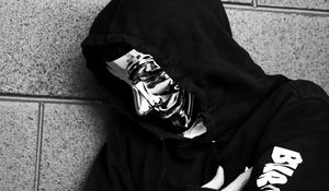 Превью обои маска, металл, капюшон, человек, чб