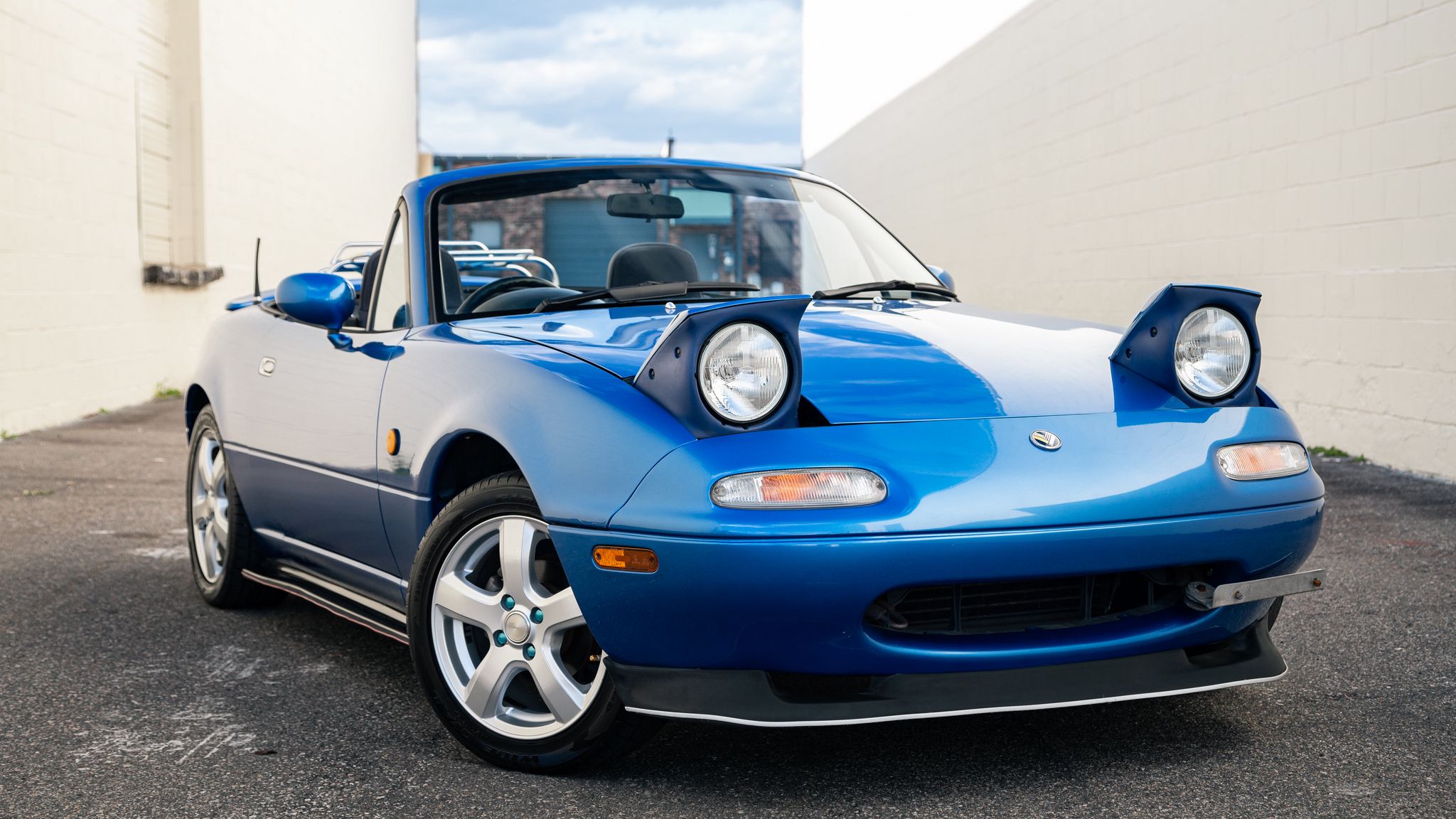 Mazda Miata mx5 hello Kitty