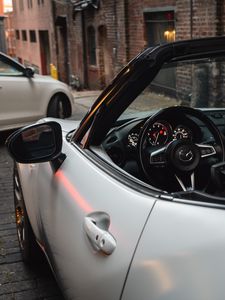 Превью обои mazda mx-5, mazda, автомобиль, белый, руль