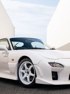 Превью обои mazda rx-7, mazda, автомобиль, белый, колесо