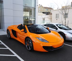 Превью обои mclaren 12c, mclaren, автомобиль, оранжевый, спорткар