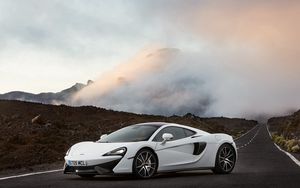 Превью обои mclaren, 570gt, белый, вид сбоку