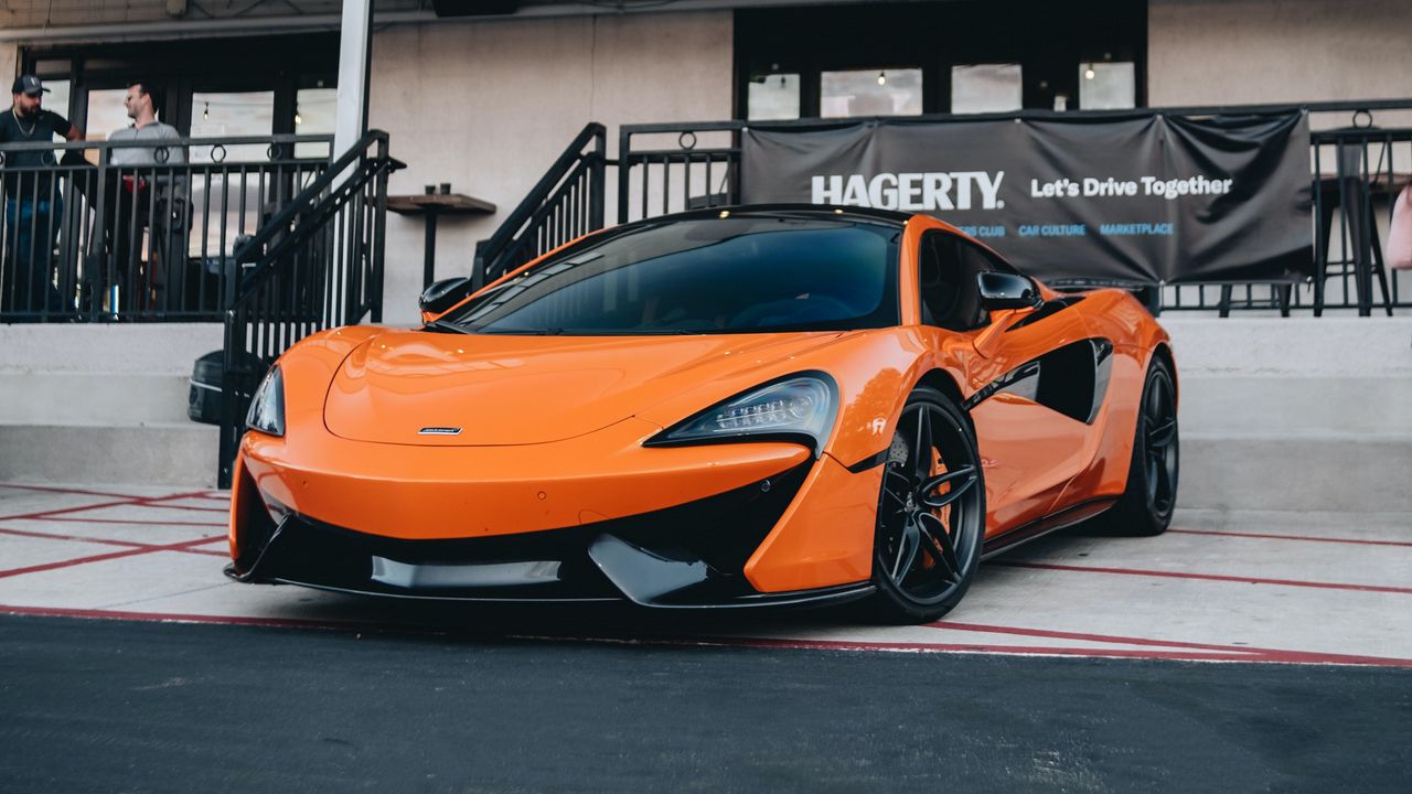 Обои mclaren 600lt, mclaren, автомобиль, суперкар, оранжевый