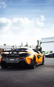 Превью обои mclaren 600lt, mclaren, автомобиль, желтый, вид сзади