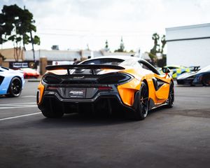 Превью обои mclaren 600lt, mclaren, автомобиль, желтый, вид сзади