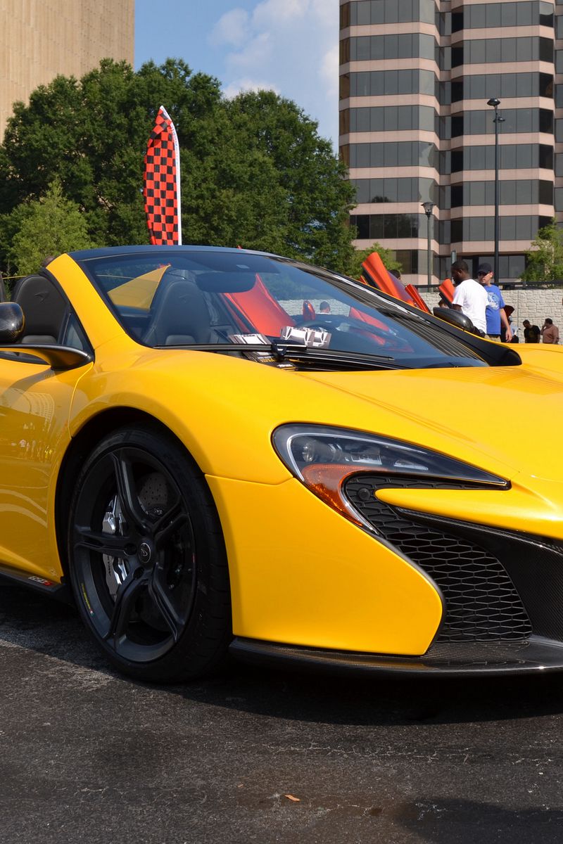 MCLAREN 650 Yellow