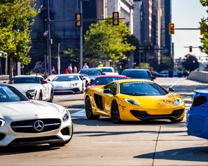 Превью обои mclaren, автомобиль, спорткар, желтый, дорога