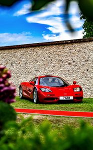 Превью обои mclaren f1, mclaren, автомобиль, спорткар, красный, вид спереди