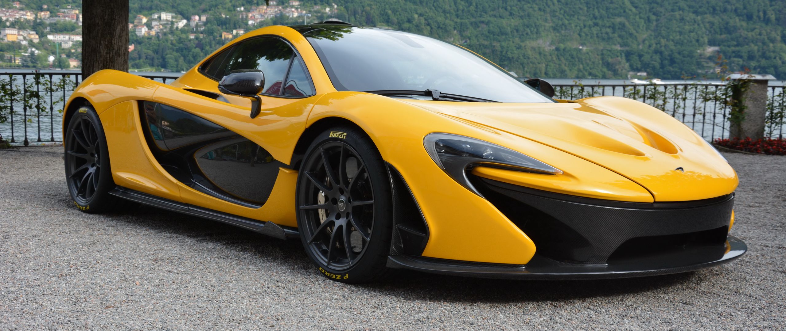 MCLAREN p1 вид сбоку