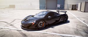 Превью обои mclaren p1, mclaren, автомобиль, черный, спорткар, колесо