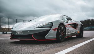 Превью обои mclaren p1, спорткар, машина