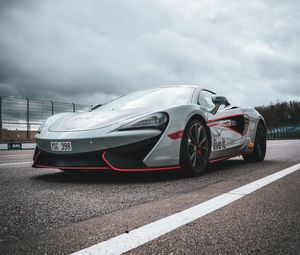 Превью обои mclaren p1, спорткар, машина