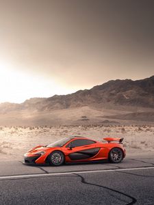 Превью обои mclaren, p1, вид сбоку, дорога