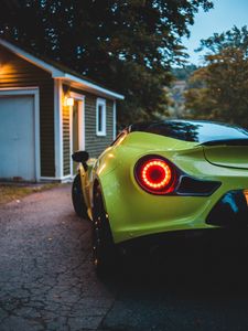 Превью обои mclaren, спорткар, автомобиль, вид сзади, зеленый