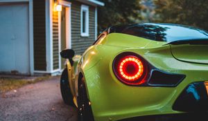 Превью обои mclaren, спорткар, автомобиль, вид сзади, зеленый