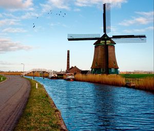 Превью обои мельница, река, дорога, пейзаж, нидерланды