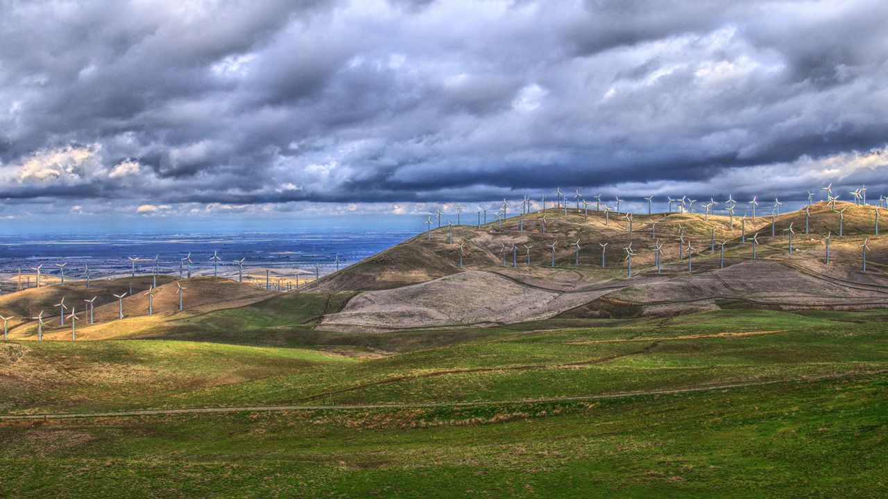 Обои мельницы, трава, небо, море