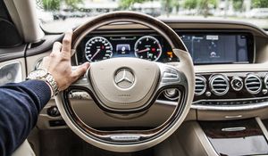 Превью обои mercedes, авто, руль, салон