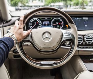 Превью обои mercedes, авто, руль, салон