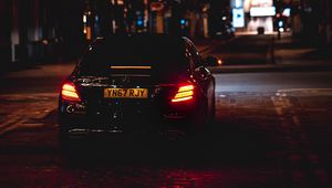 Превью обои mercedes, автомобиль, черный, дорога, город, ночь