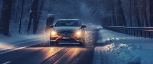 Превью обои mercedes, автомобиль, машина, дорога, зима, снег