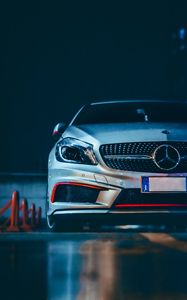 Превью обои mercedes, автомобиль, серый, вид спереди, ночь