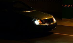 Превью обои mercedes, автомобиль, серый, дорога, темный