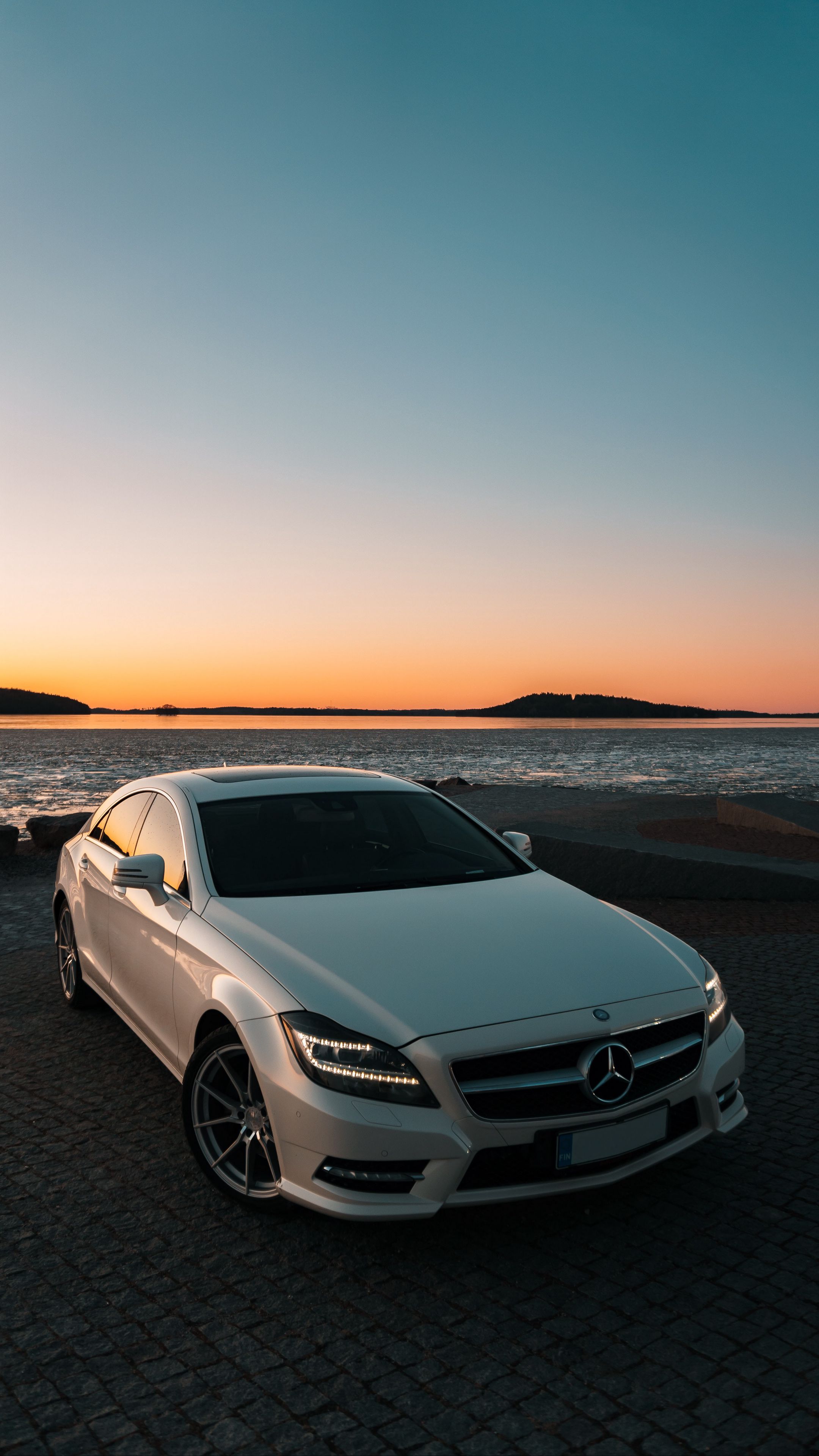 Скачать 2160x3840 mercedes benz cls, mercedes benz, автомобиль, вид  спереди, фары обои, картинки samsung galaxy s4, s5, note, sony xperia z,  z1, z2, z3, htc one, lenovo vibe