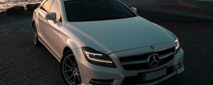 Превью обои mercedes benz cls, mercedes benz, автомобиль, вид спереди, фары