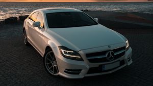 Превью обои mercedes benz cls, mercedes benz, автомобиль, вид спереди, фары