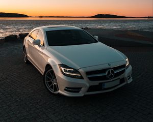 Превью обои mercedes benz cls, mercedes benz, автомобиль, вид спереди, фары