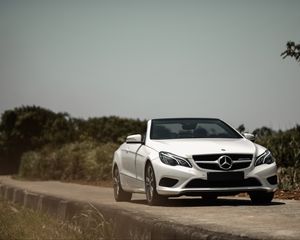 Превью обои mercedes benz e 200, mercedes, автомобиль, кабриолет, белый, вид спереди