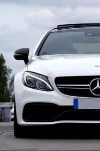 Превью обои mercedes c63 amg, mercedes, машина, белый, вид спереди