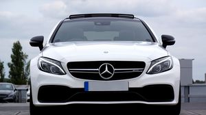 Превью обои mercedes c63 amg, mercedes, машина, белый, вид спереди