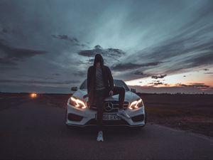 Превью обои mercedes, человек, маска, капюшон, автомобиль