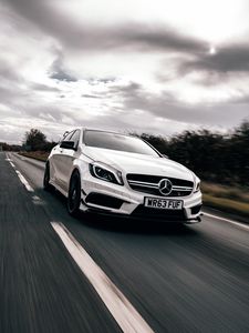 Превью обои mercedes cla45, mercedes, автомобиль, белый, скорость, дорога