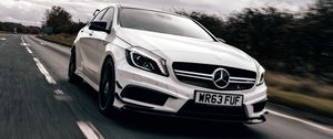 Превью обои mercedes cla45, mercedes, автомобиль, белый, скорость, дорога