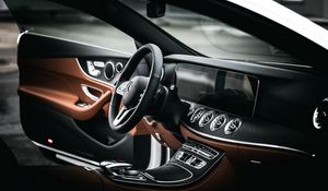 Превью обои mercedes e200, mercedes, руль, салон, автомобиль