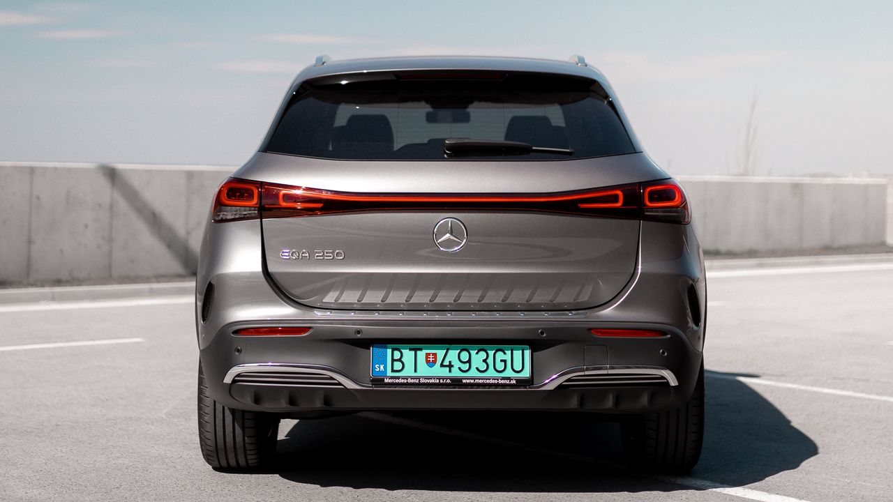 Обои mercedes eqa250, mercedes, автомобиль, серый, фонари, вид сзади