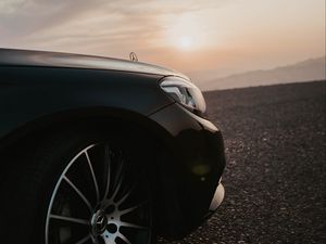 Превью обои mercedes, машина, черный, колесо, вид сбоку