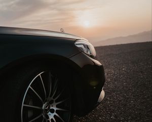 Превью обои mercedes, машина, черный, колесо, вид сбоку