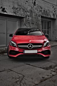 Превью обои mercedes, машина, красный, вид спереди, здание, серый