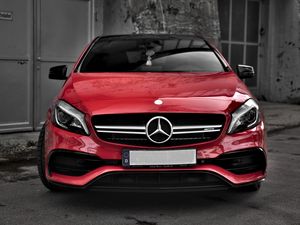 Превью обои mercedes, машина, красный, вид спереди, здание, серый