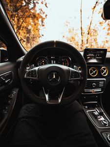 Превью обои mercedes, машина, руль, салон