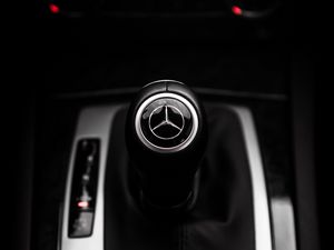 Превью обои mercedes, машина, салон