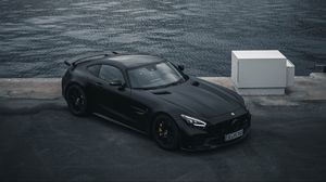 Превью обои mercedes-amg gtr, mercedes, автомобиль, черный, набережная, город