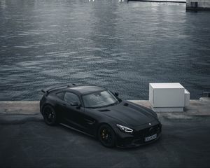 Превью обои mercedes-amg gtr, mercedes, автомобиль, черный, набережная, город