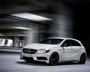 Превью обои mercedes-benz, a45, amg, белый, вид сбоку